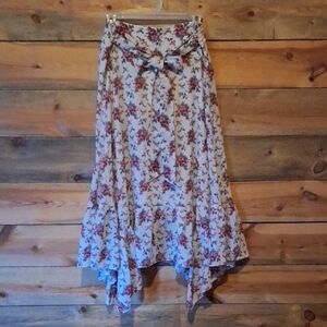 Chelsea & Violet White Asymmetrical Floral Handkerchief Hem Skirt